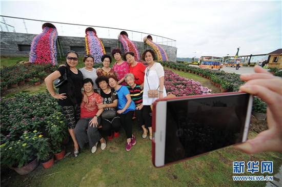 貴陽花畫小鎮(zhèn):鮮花迎國慶中秋 貴陽花畫小鎮(zhèn):鮮花迎國慶中秋