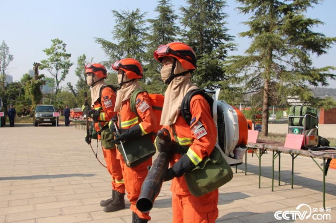 【追夢火焰藍】液壓擴張器變身“繡花針” 苦練技能做合格“守夜人”