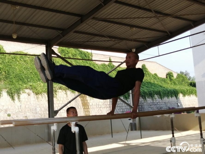 【追夢火焰藍】液壓擴張器變身“繡花針” 苦練技能做合格“守夜人”