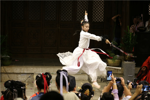 “劍舞” 網(wǎng)友供圖