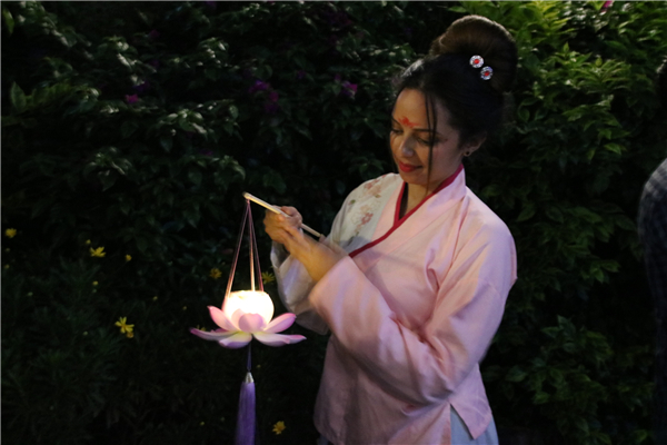 觀賞中國手工藝品