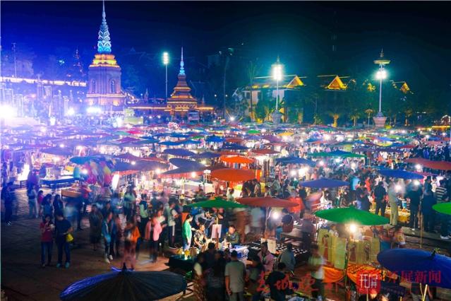 西雙版納景洪告莊西雙景星光夜市