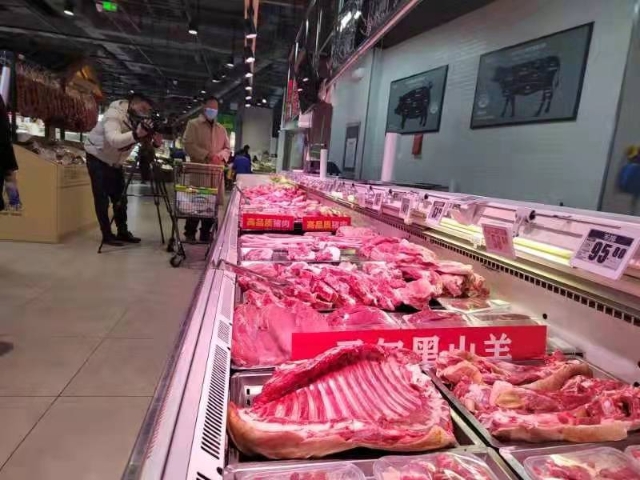 呈貢區(qū)各大商超集貿(mào)市場(chǎng)貨足、價(jià)穩(wěn)（呈貢區(qū)融媒體中心供圖）