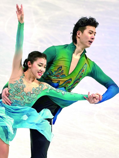 酷！北京冬奧會運動員“戰(zhàn)服”掀起“中國風(fēng)”