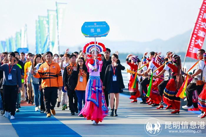 圍棋代表隊意氣風發(fā)地入場。