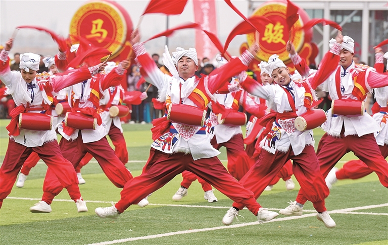 社火歡騰鬧新春