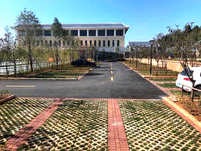 新館地面停車場(chǎng)